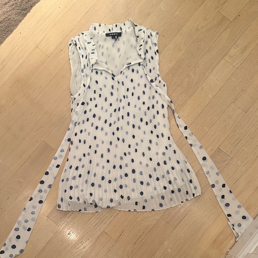 DKNY White Sleeveless Polka Dot Tie-Waist Camisole with Navy Dots